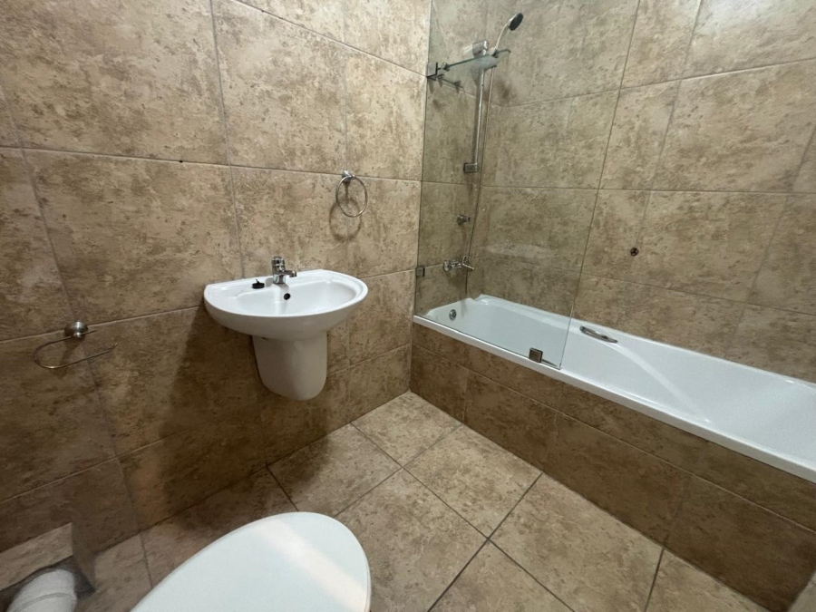 To Let 2 Bedroom Property for Rent in Hagley Western Cape